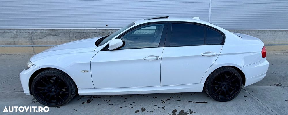 BMW Seria 3 320d DPF Aut. Edition Exclusive - 4
