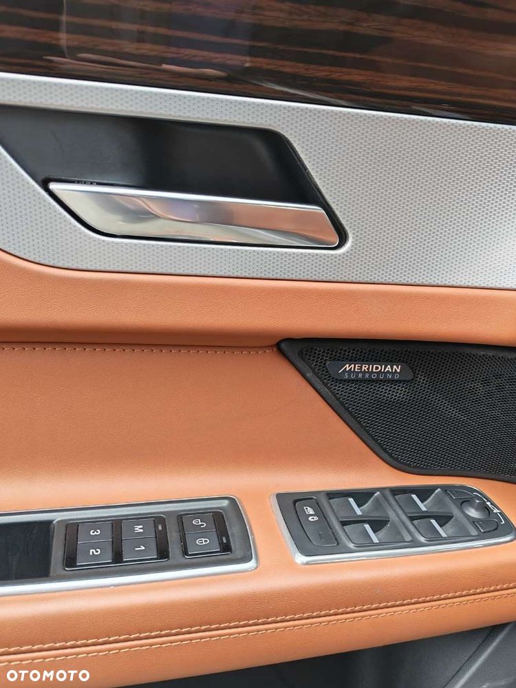Jaguar XF 20d Prestige - 25