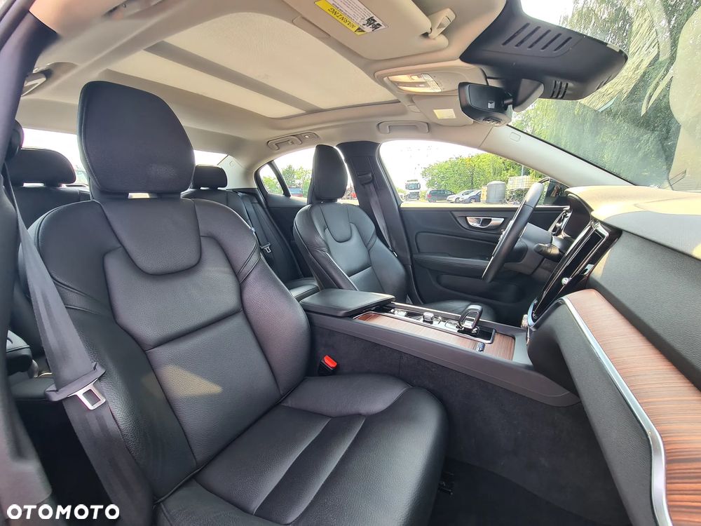Volvo S60 B5 B AWD Plus Dark - 36