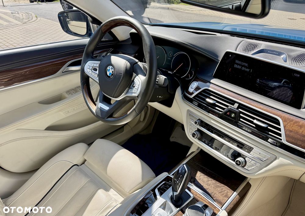 BMW Seria 7 750Li - 15