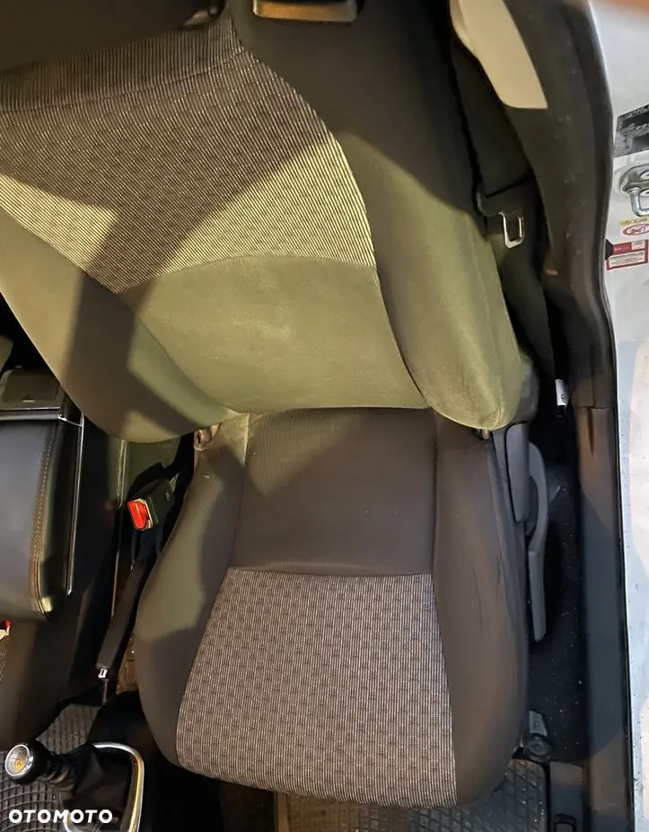 Toyota Yaris 1.33 Dynamic - 10