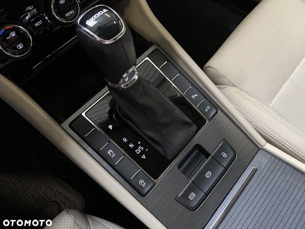 Skoda Superb 2.0 TDI SCR Style DSG - 16