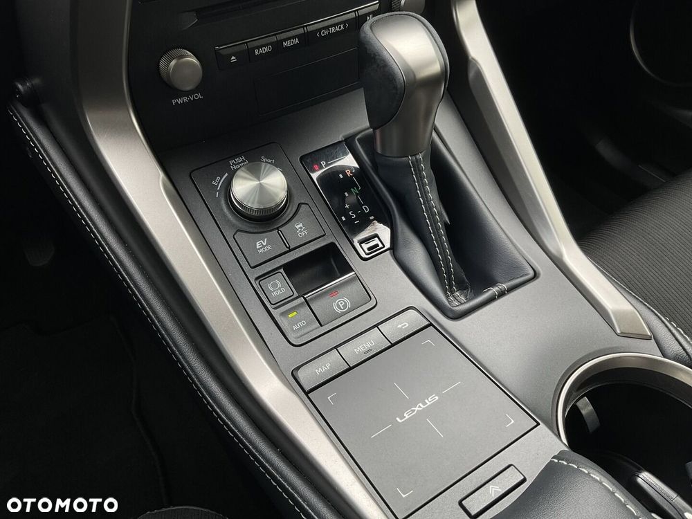 Lexus NX 300h Business Edition AWD - 23