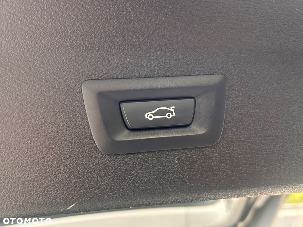 BMW X1 sDrive18d Business Edition sport - 16