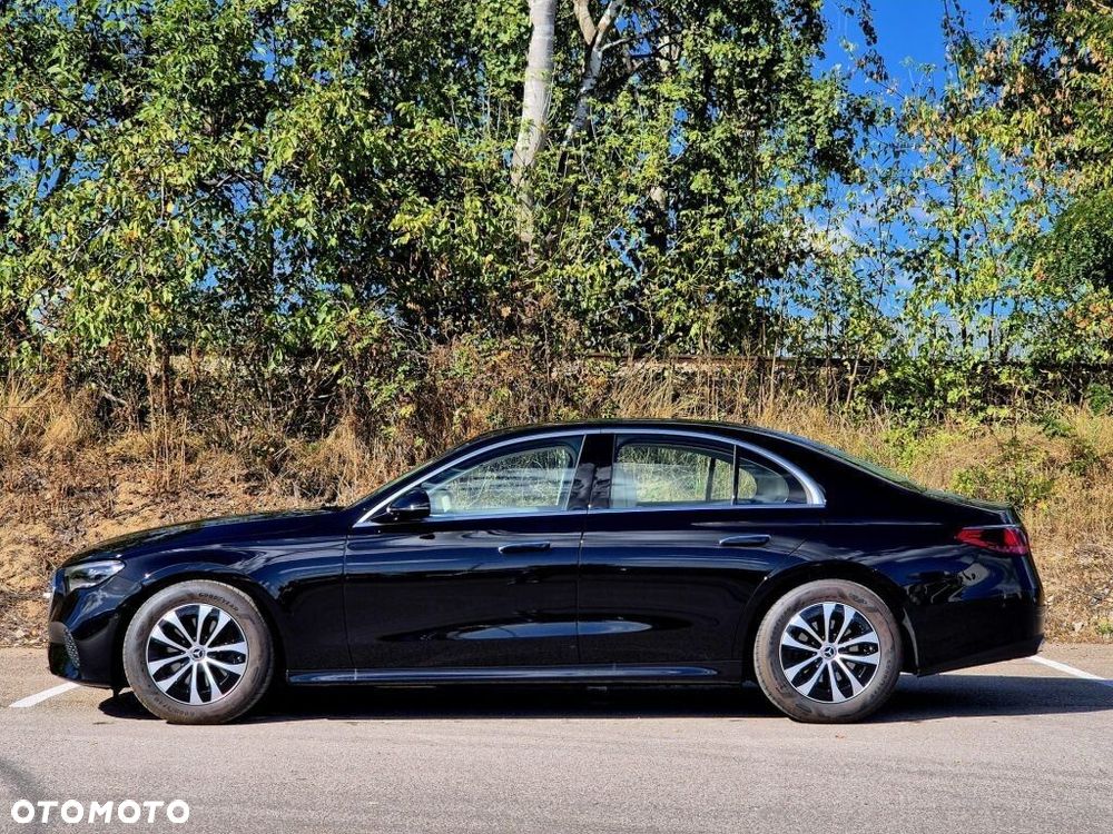Mercedes-Benz Klasa E 220 d 9G-TRONIC Edition AVANTGARDE - 4