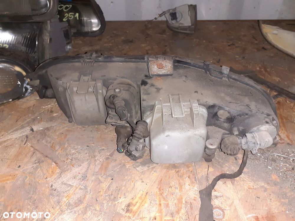 Reflektor PRAWY PRAWA LAMPA PRZÓD FIAT BRAVO BRAVA MAREA - 2