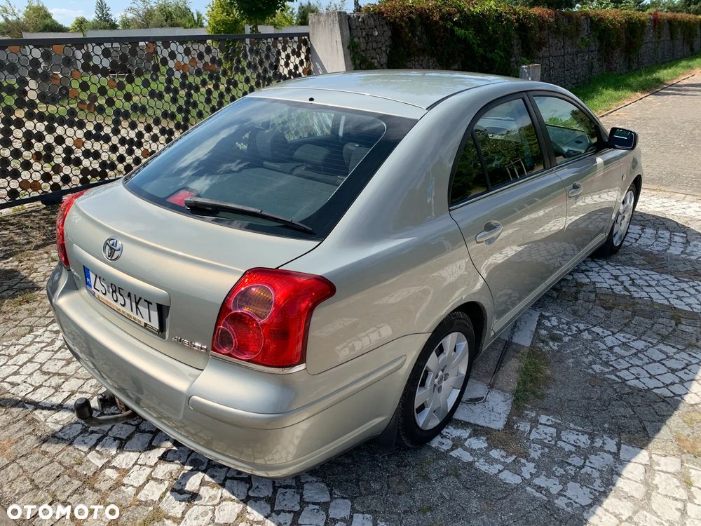 Toyota Avensis 1.8 VVT-i Sol - 12
