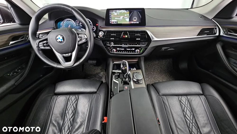 BMW Seria 5 530i M Sport Edition - 8