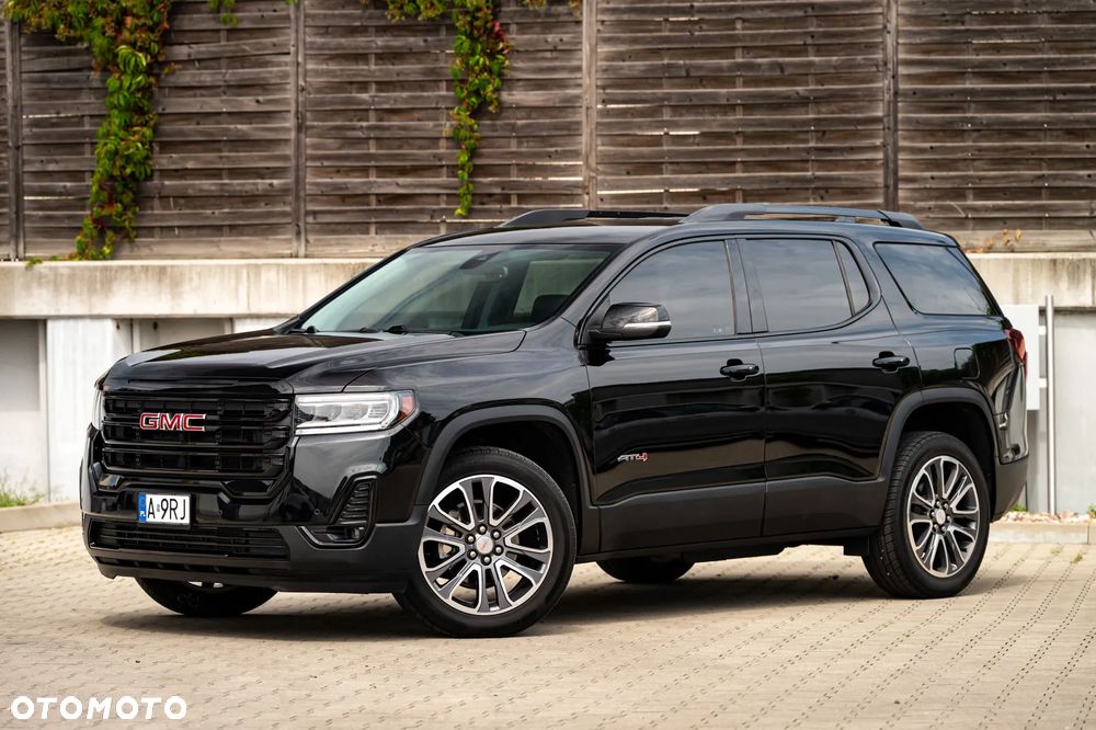 GMC Acadia - 1
