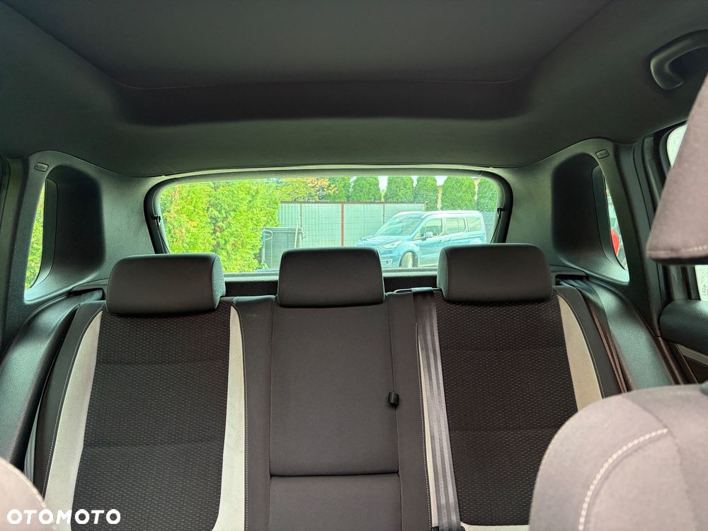 Volkswagen Tiguan - 38