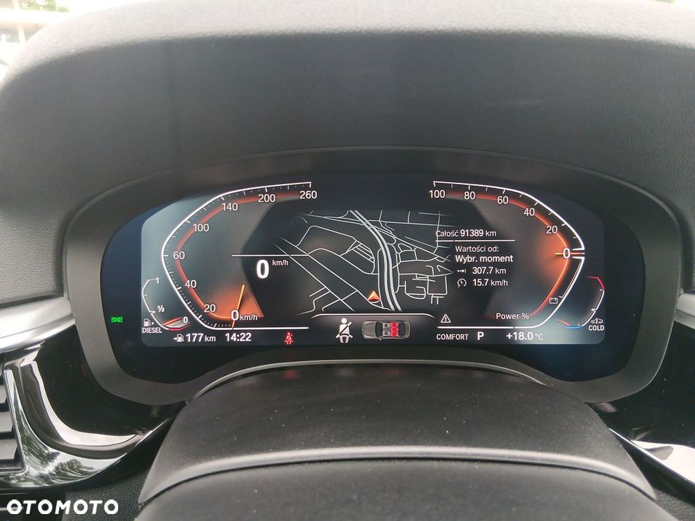 BMW Seria 5 540d xDrive mHEV - 22
