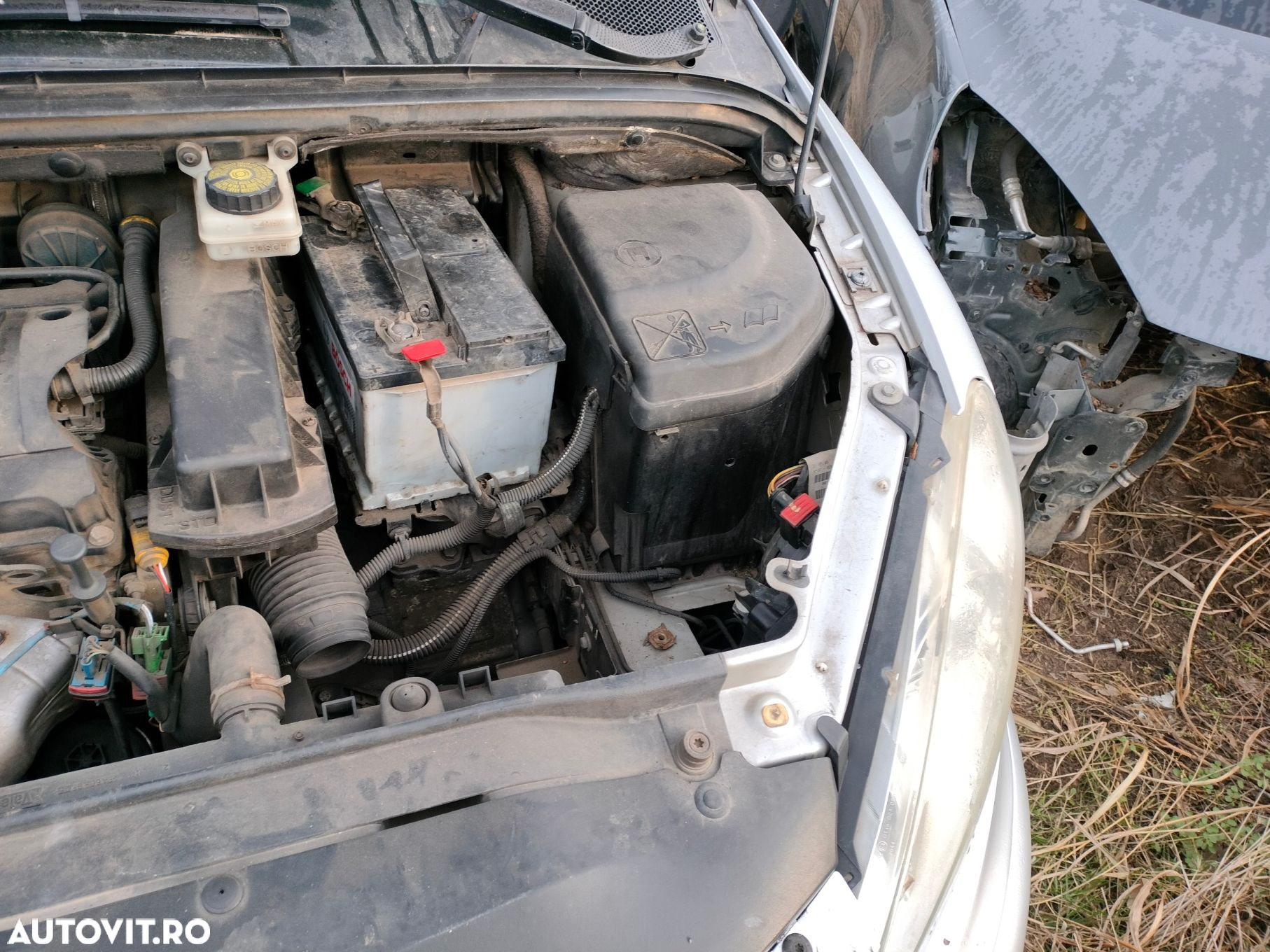 Dezmembrari  Peugeot 307  2000  > 0000 1.6 16V Benzina - 4