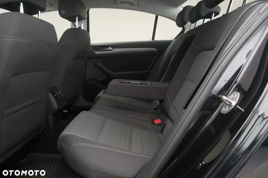 Volkswagen Passat 1.5 TSI EVO Business - 15