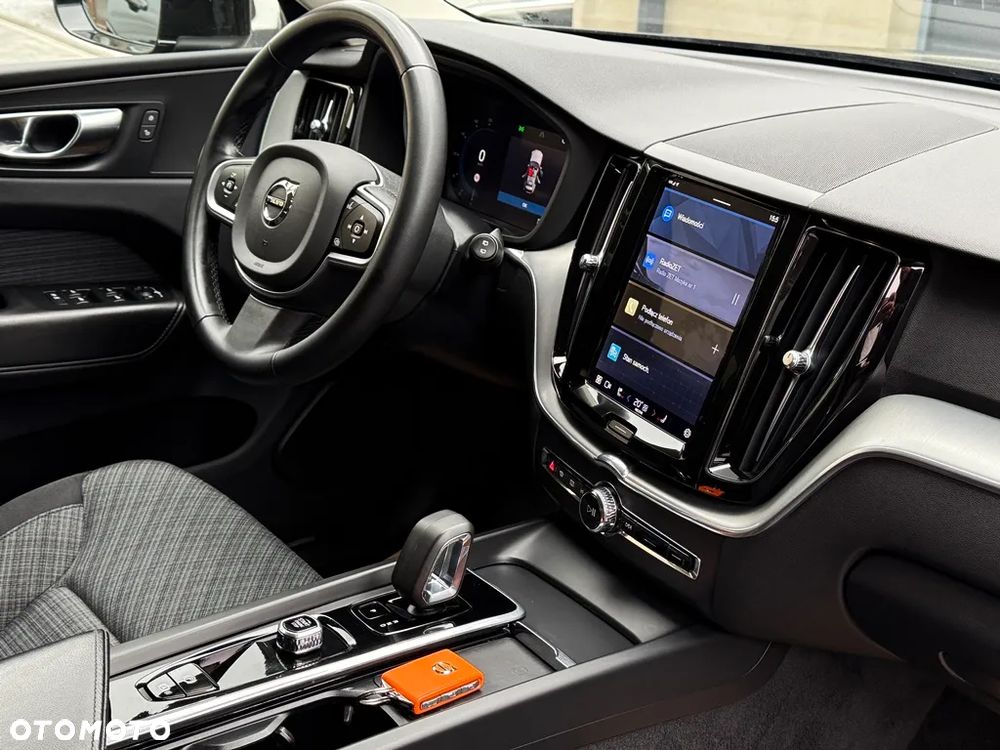 Volvo XC 60 B4 D Geartronic Momentum Pro - 33