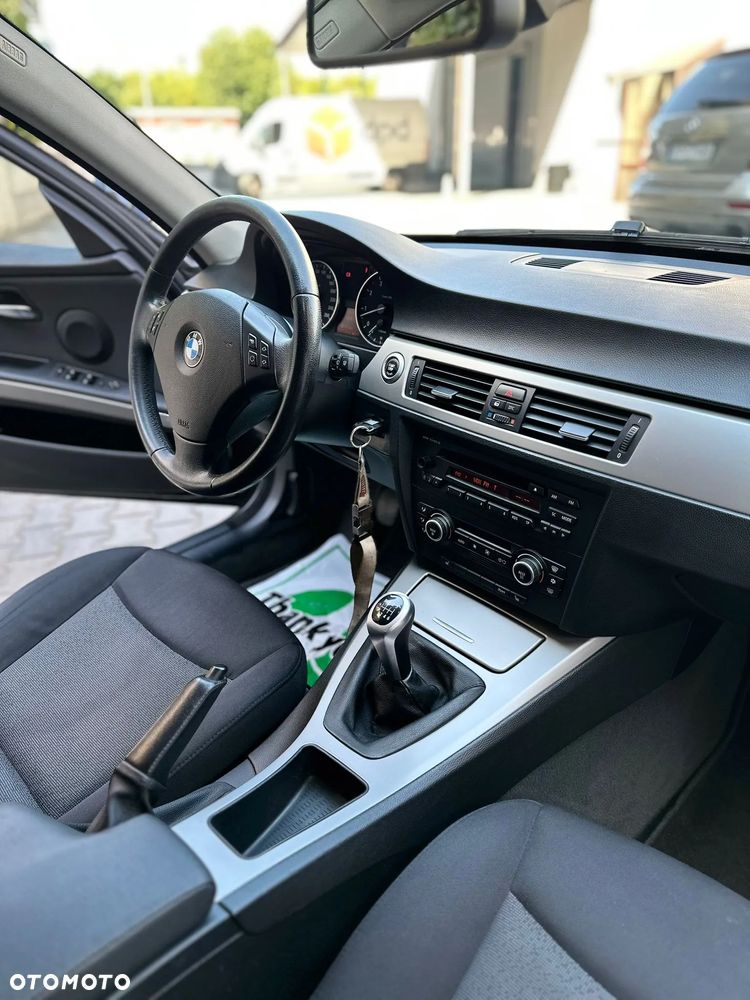 BMW Seria 3 320i - 20
