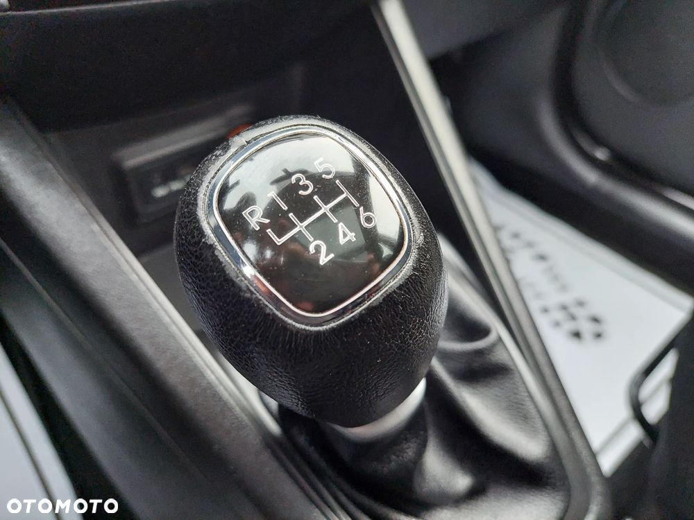 Kia Venga 1.6 CVVT Titanium Collection - 24