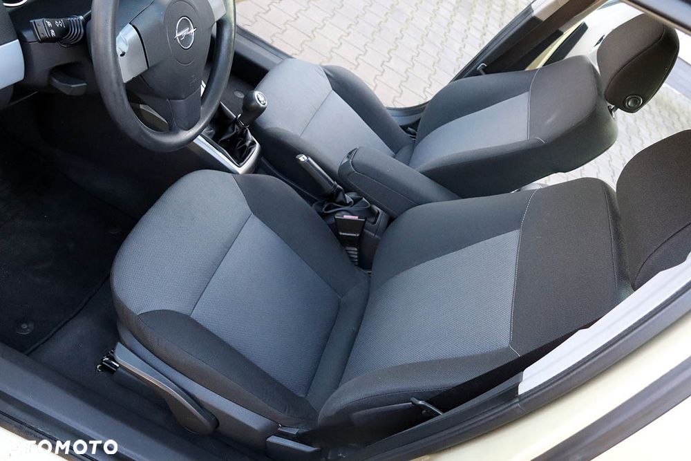 Opel Astra - 22