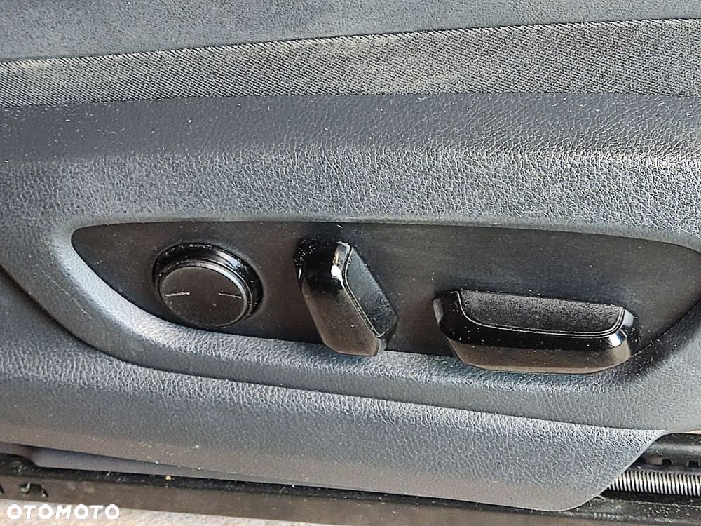 LEXUS ES od 2018r Fotele Kanapy Boczki Skórzane - 11