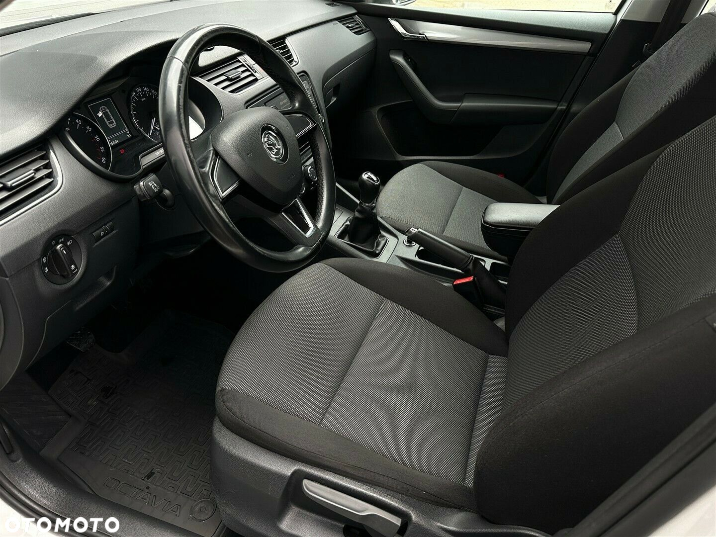 Skoda Octavia 1.6 TDI Active - 9