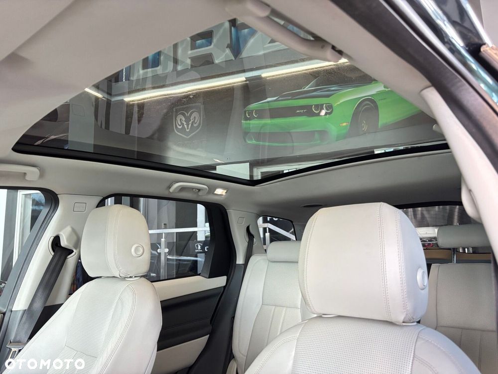 Land Rover Discovery Sport - 24