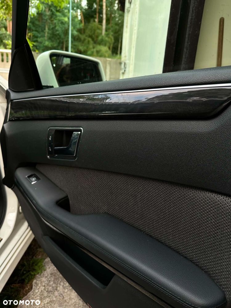 Mercedes-Benz Klasa E 200 CGI BlueEFFICIENCY 7G-TRONIC Avantgarde - 11