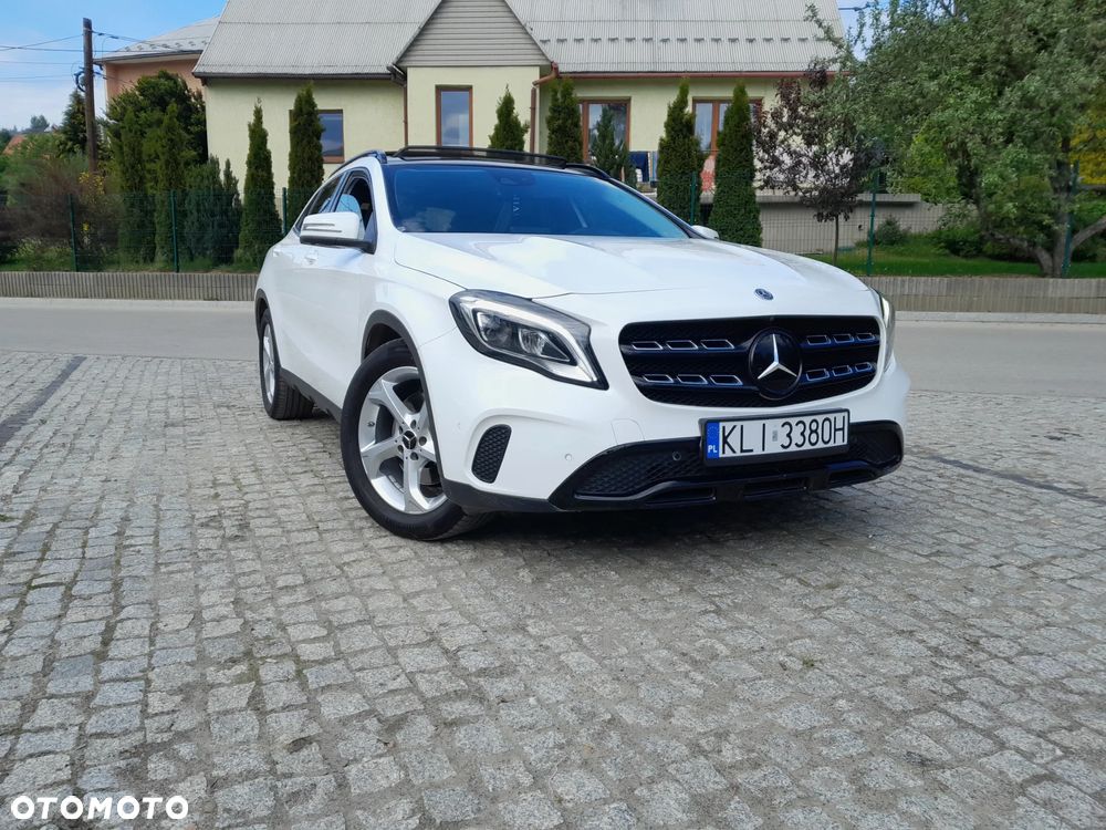 Mercedes-Benz GLA 220 4-Matic Urban - 1