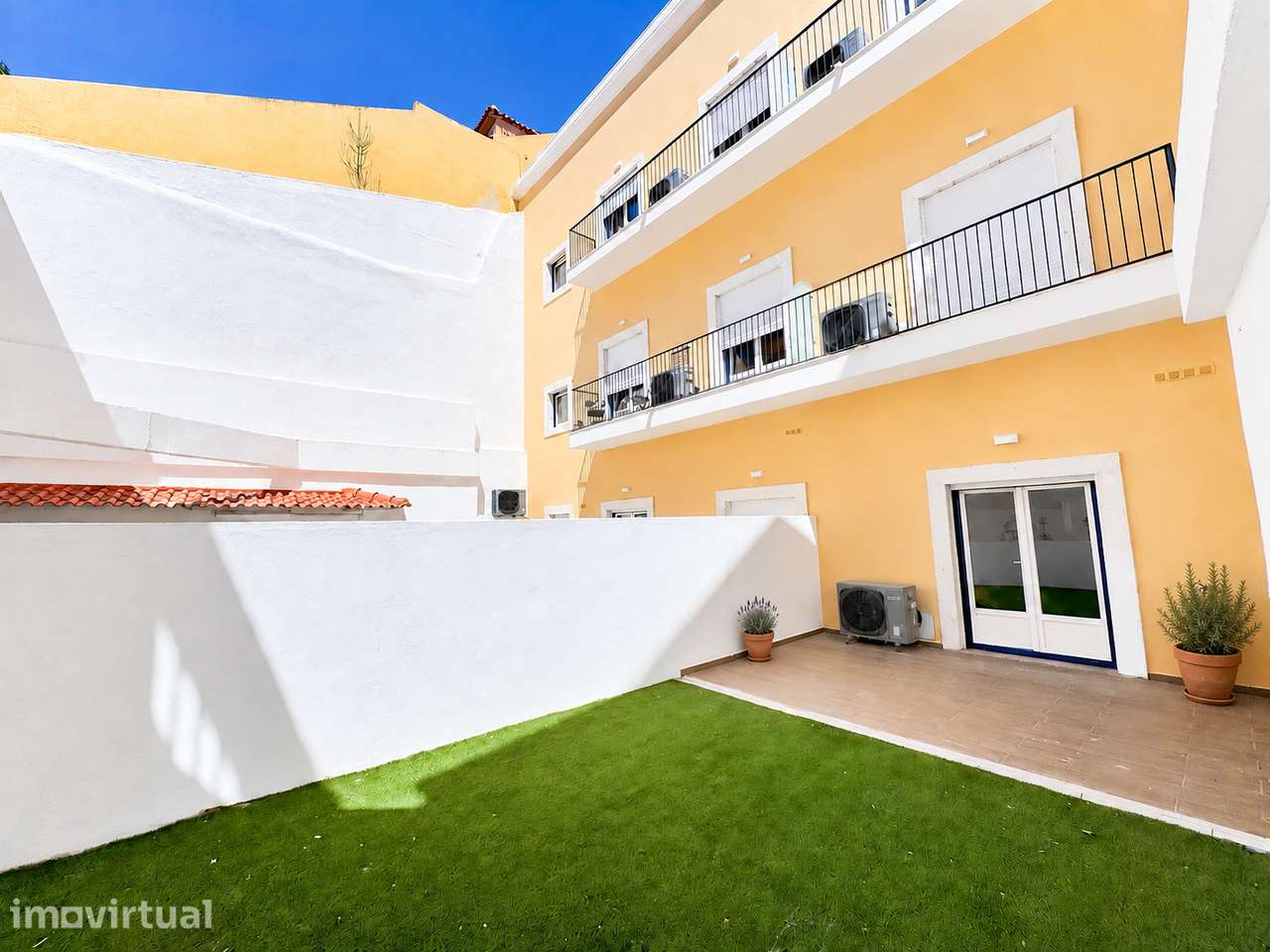 Casa T2 na cidade com pátio - Grande imagem: 5/8