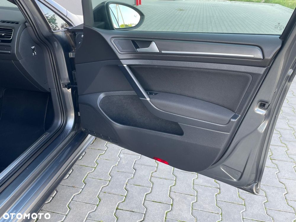 Volkswagen Golf - 20