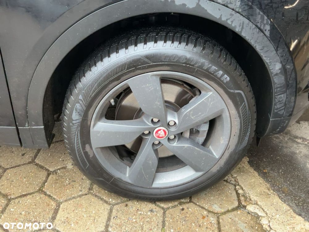 Jaguar E-Pace D240 AWD SE - 4