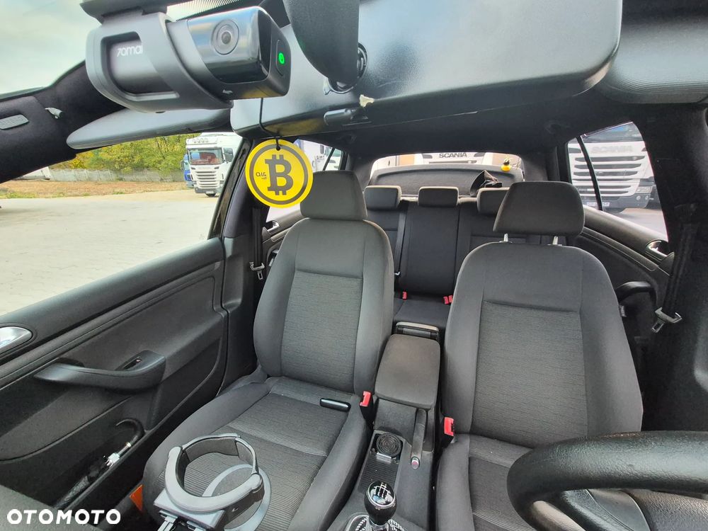 Volkswagen Golf - 10