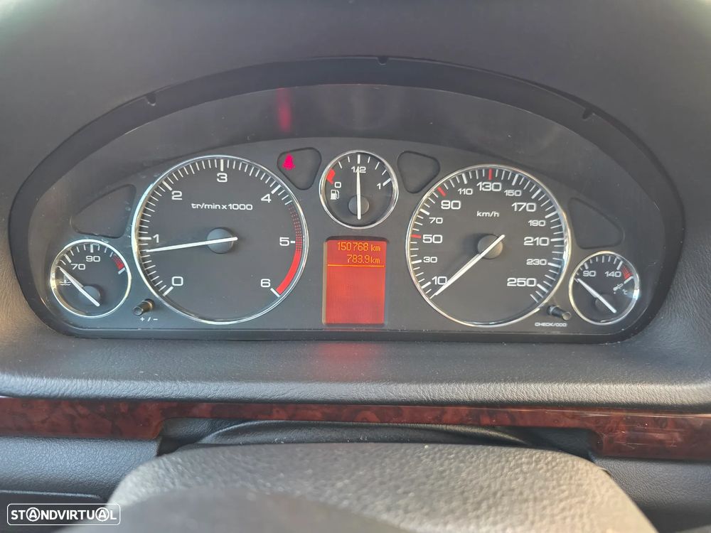 Peugeot 407 SW 2.2 HDi Executive - 12