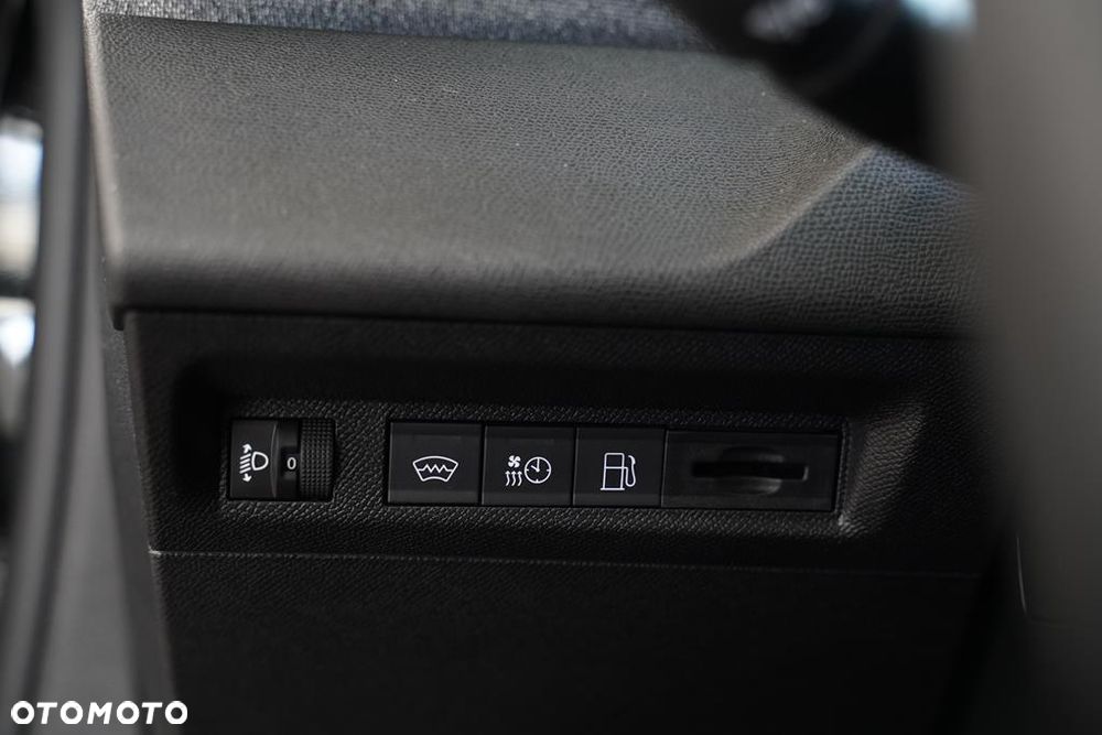 Peugeot 408 1.2 PureTech mHEV Allure S&S e-DSC6 - 13