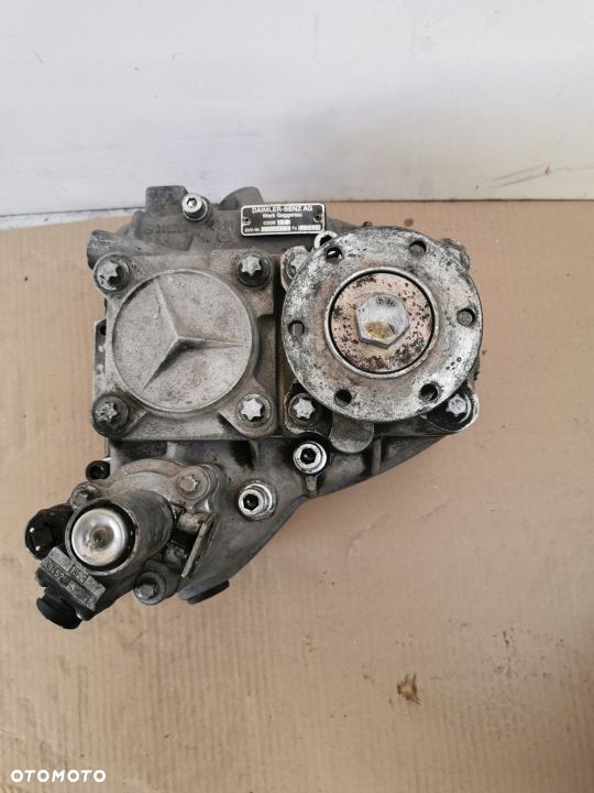 PRZYSTAWKA PTO MERCEDES - 1