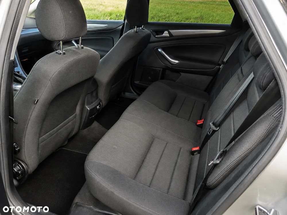 Ford Mondeo - 11