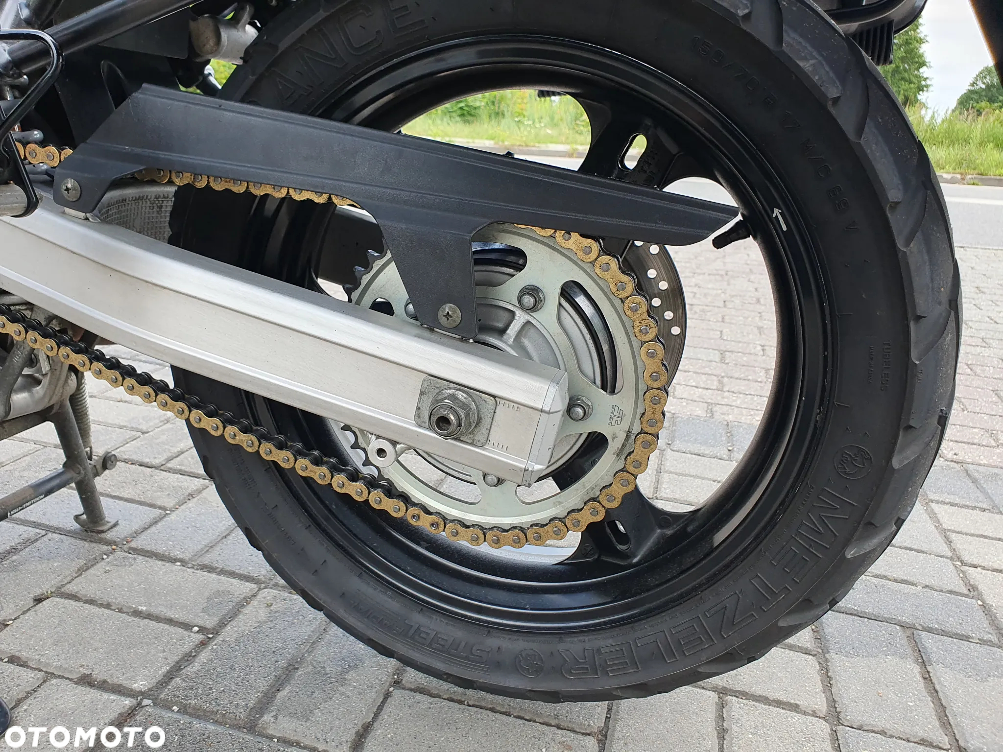 Suzuki V-STROM - 10