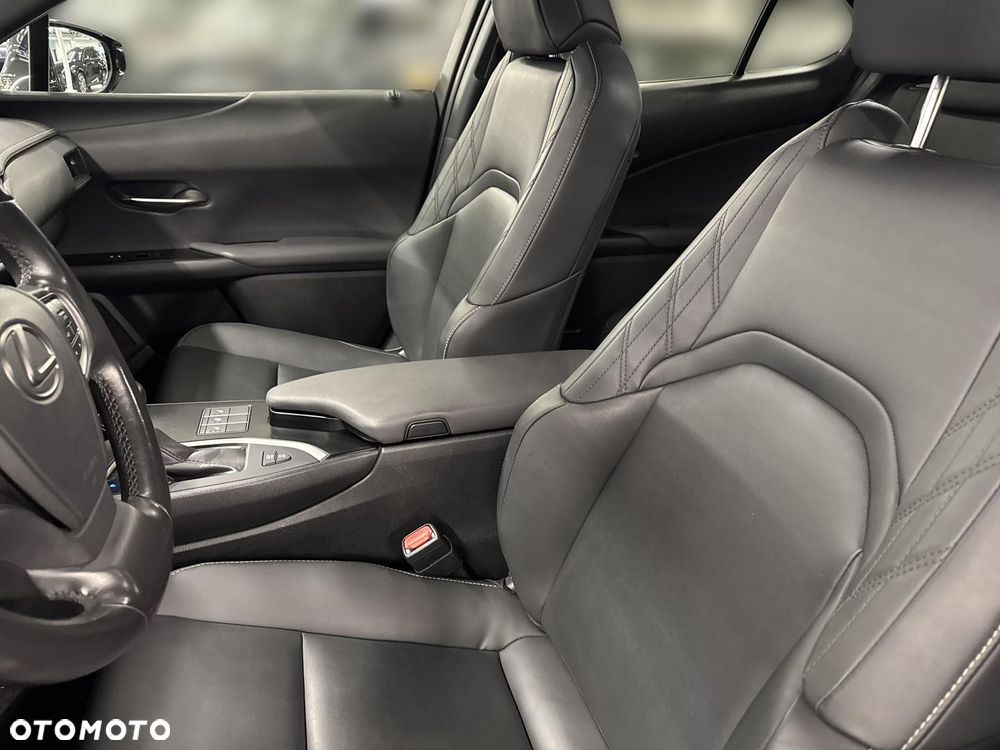 Lexus UX 250h GPF F Sport Design 2WD - 13