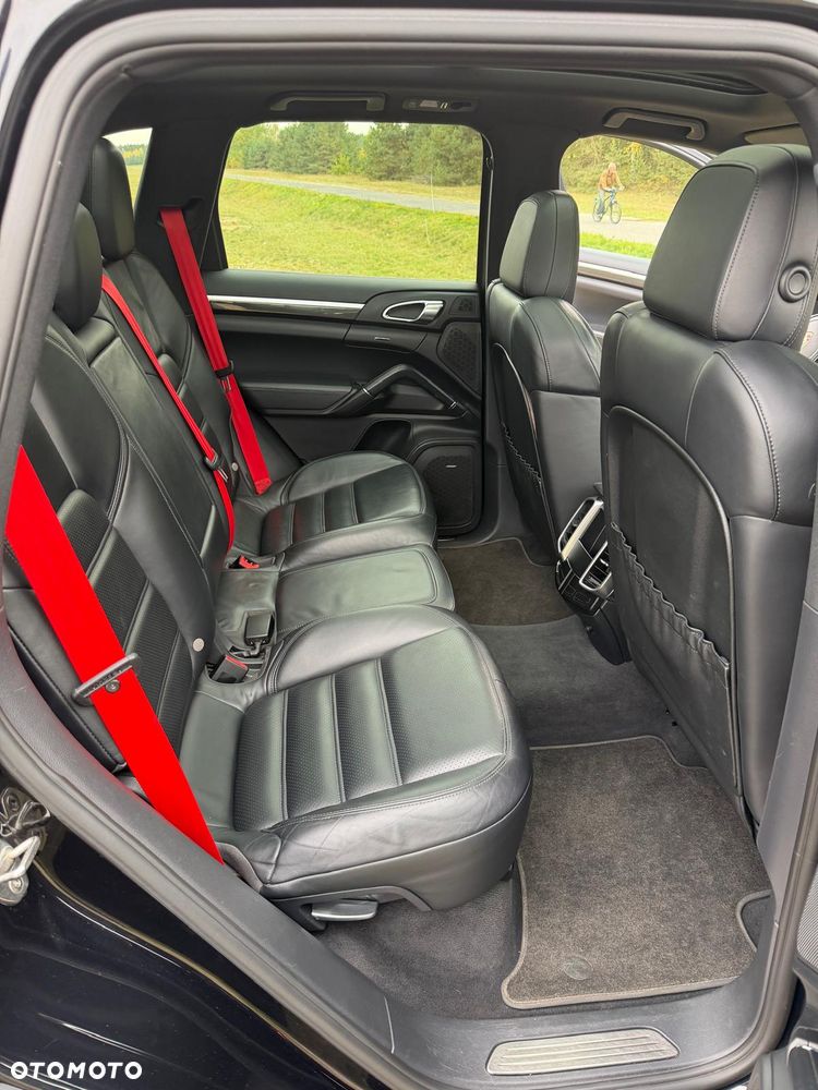 Porsche Cayenne S - 25