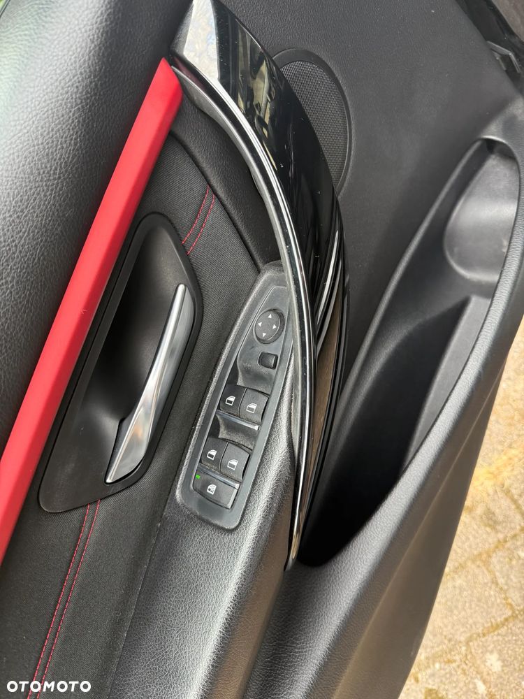 BMW Seria 3 318i Sport Line - 11