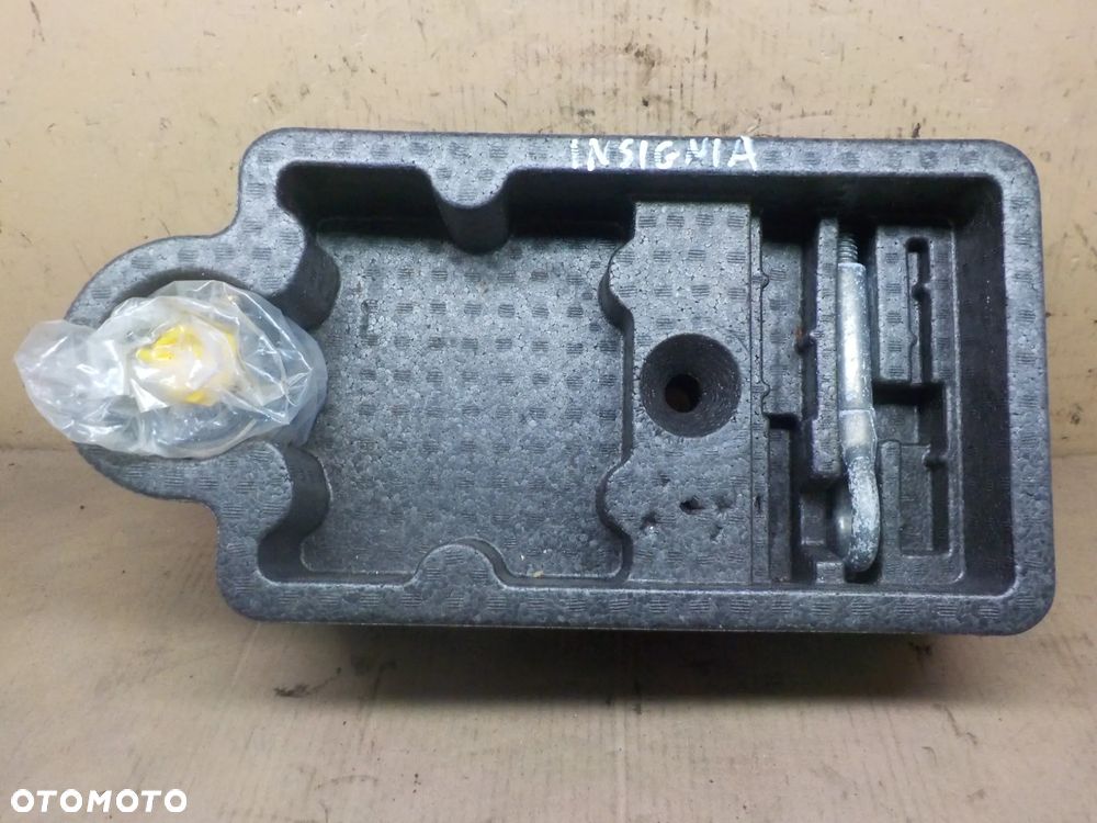 OPEL INSIGNIA KOMBI UCHO USZCZELNIACZ WKŁAD - 1