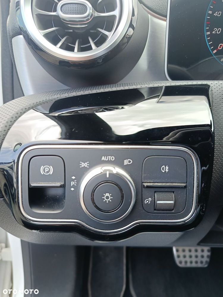 Mercedes-Benz Klasa A 35 AMG 4-Matic 7G-DCT - 14