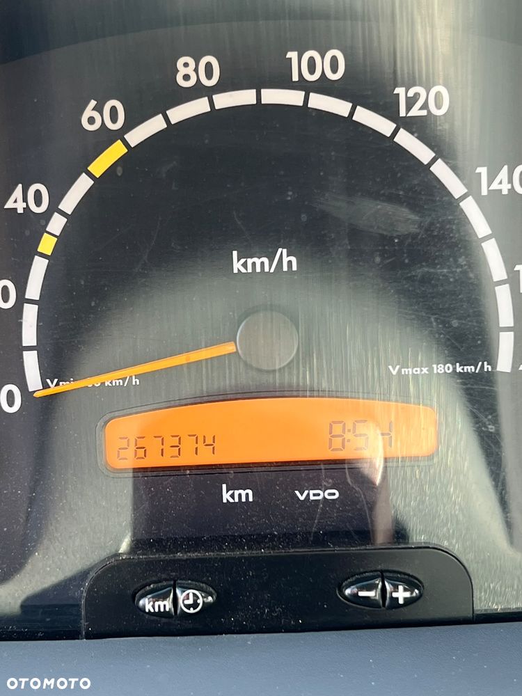 Mercedes-Benz Sprinter - 12