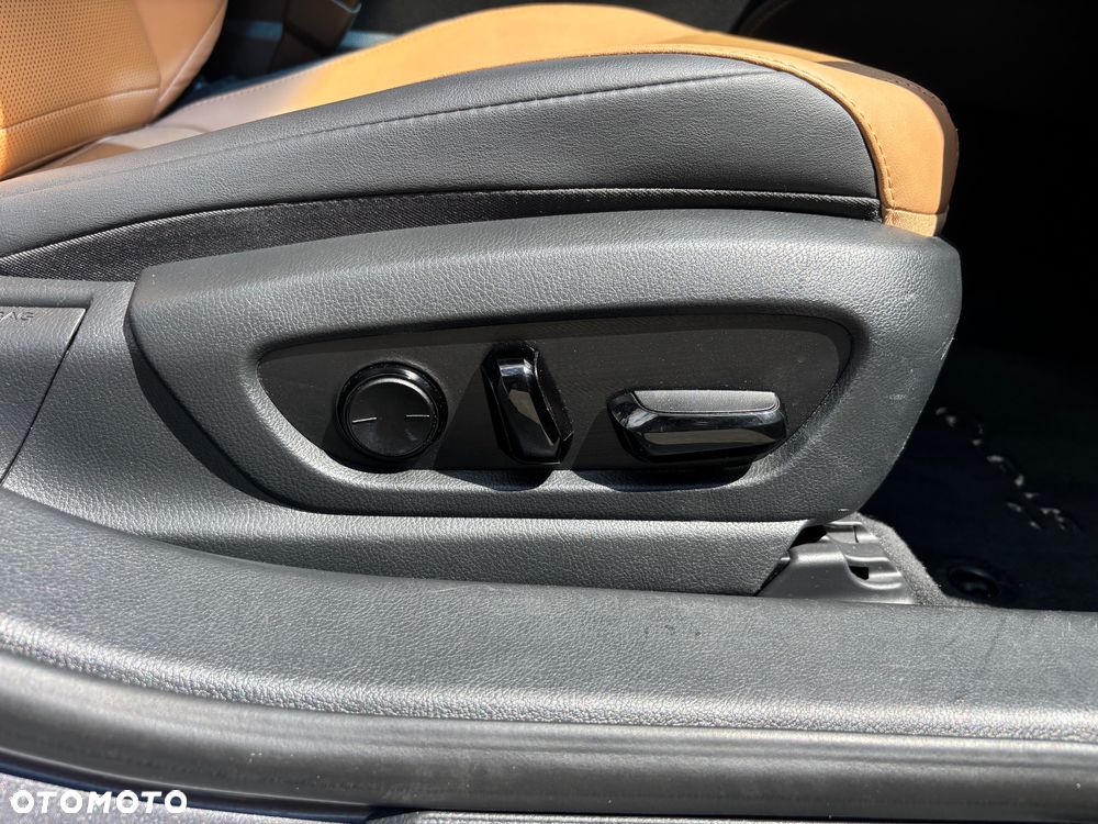 Lexus ES 300h Business Edition - 32