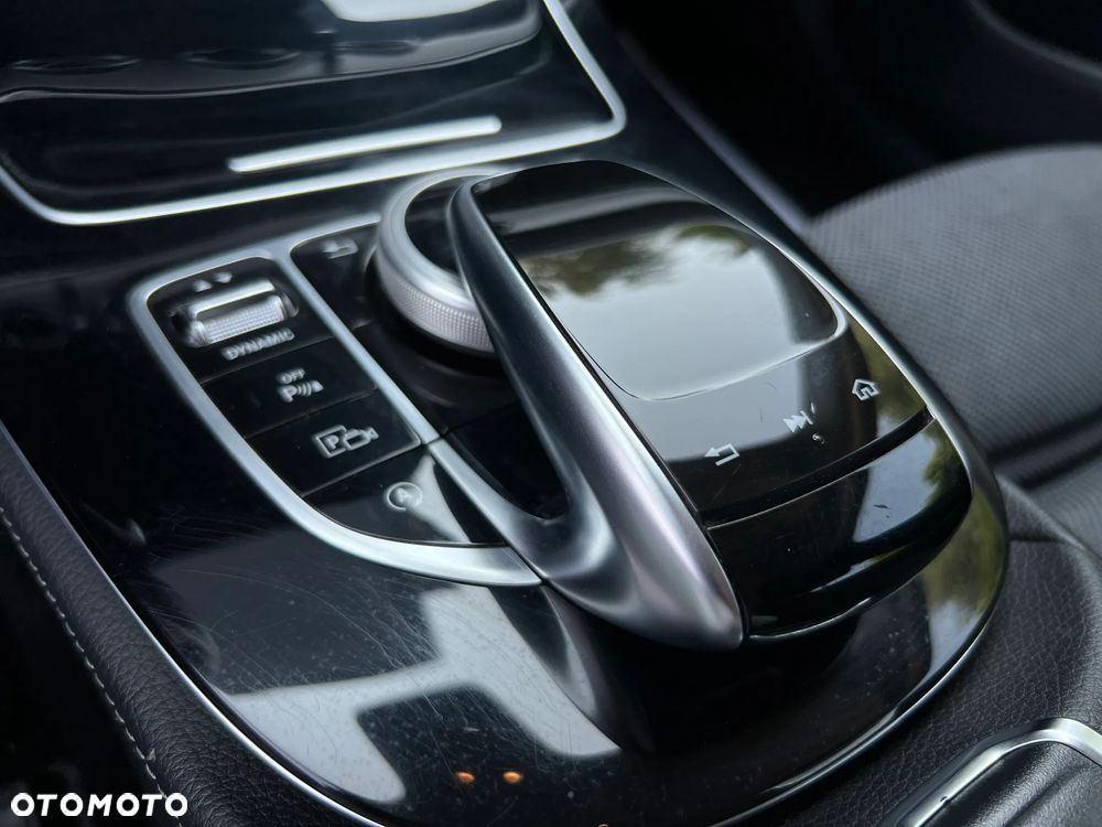Mercedes-Benz Klasa E 220 d 9G-TRONIC - 32