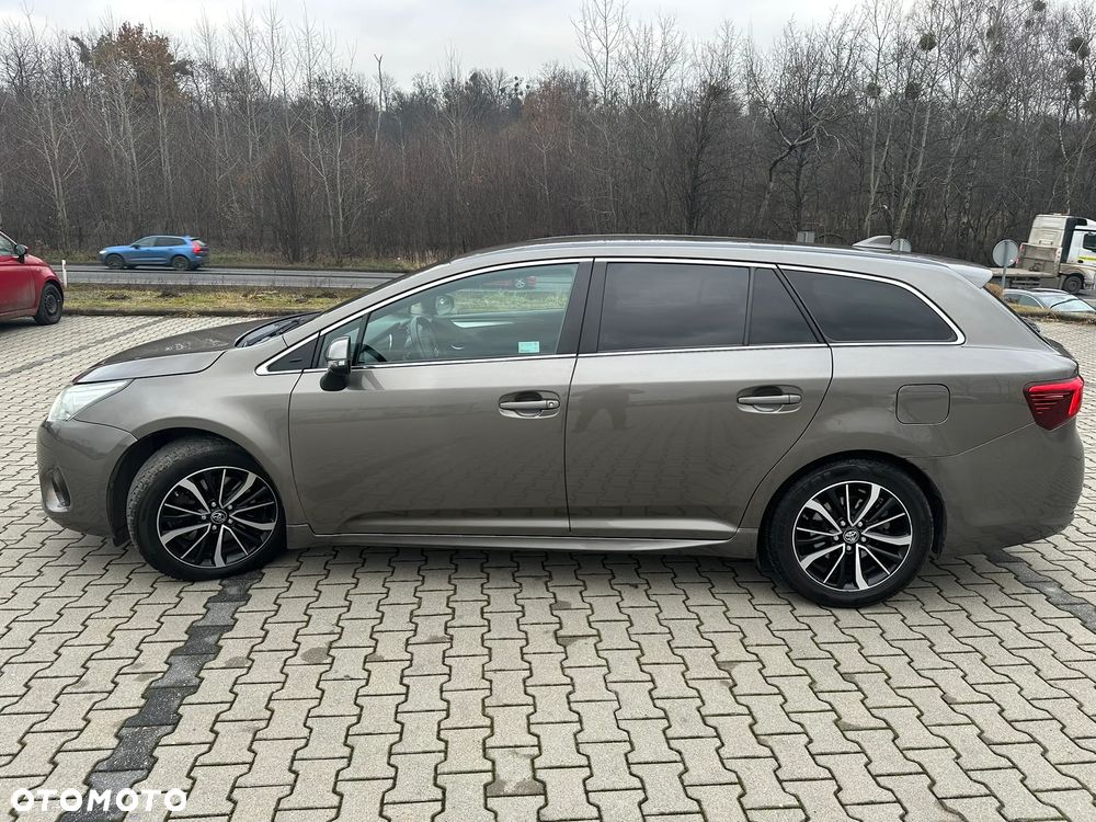 Toyota Avensis 2.0 D-4D Prestige - 6