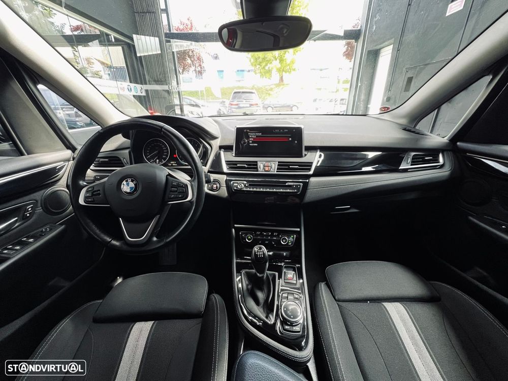 BMW 218 Active Tourer i Line Sport - 16