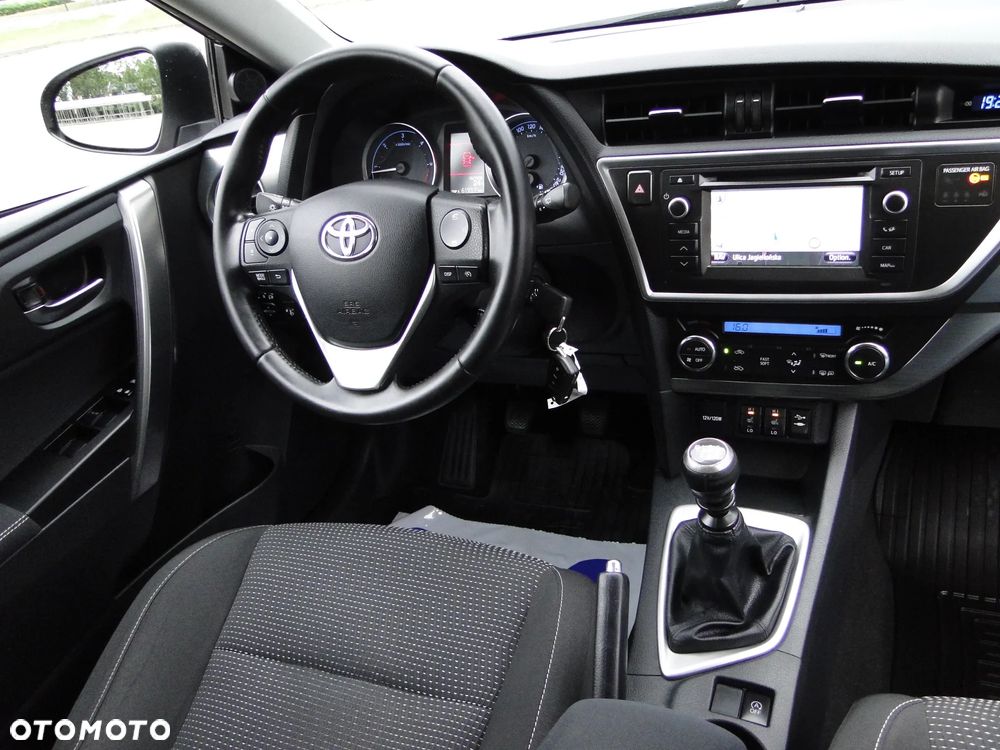 Toyota Auris 2.0 D-4D Prestige - 7
