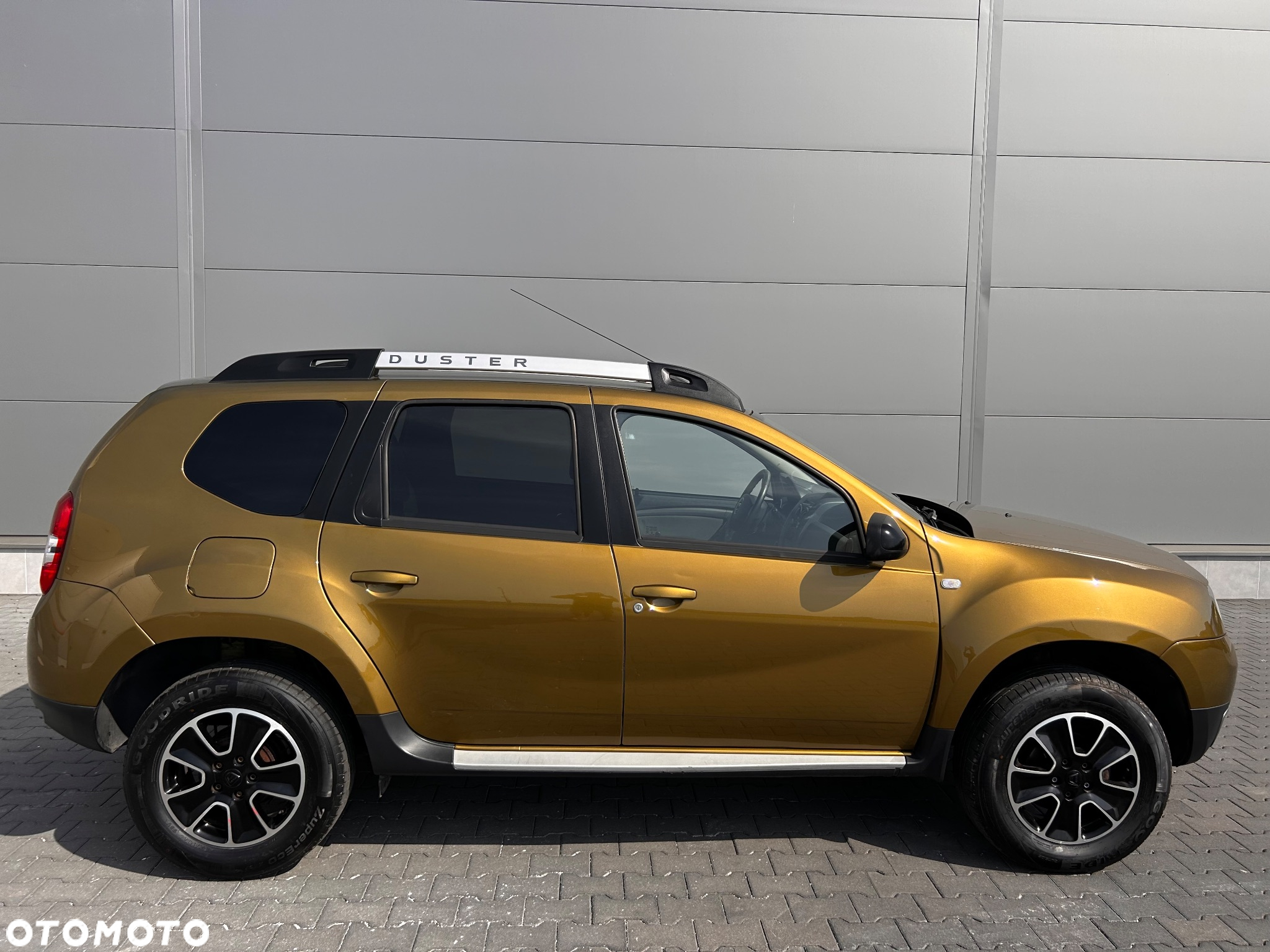 Dacia Duster 1.6 SCe Laureate S&S - 15
