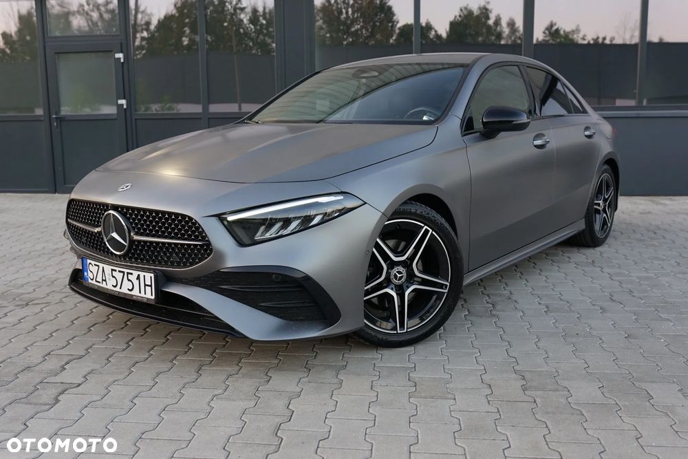 Mercedes-Benz Klasa A 180 AMG Line 7G-DCT - 4
