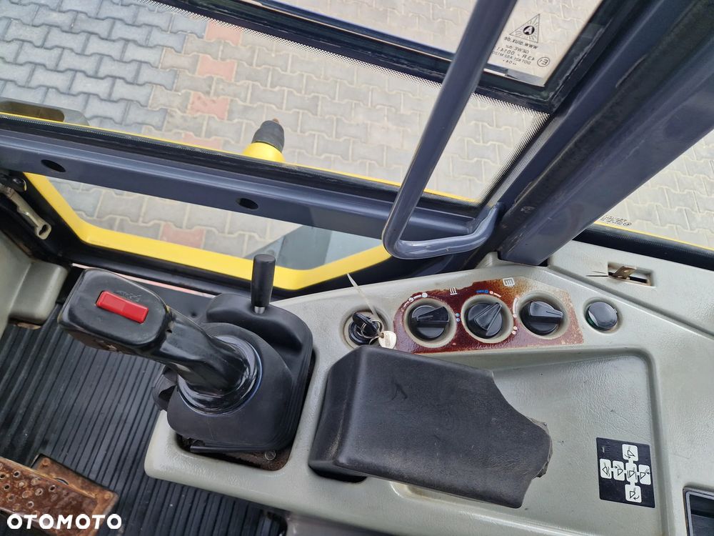 Komatsu WA90-3H - 23