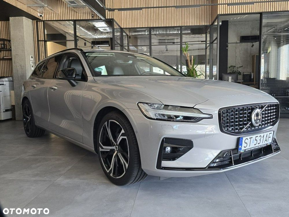 Volvo V60 B4 B DKG Plus Dark - 2